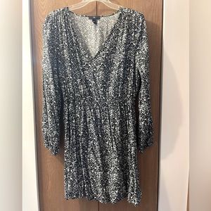 Gap Women’s Long-sleeve Dress, size M, color: Balck and White Floral print